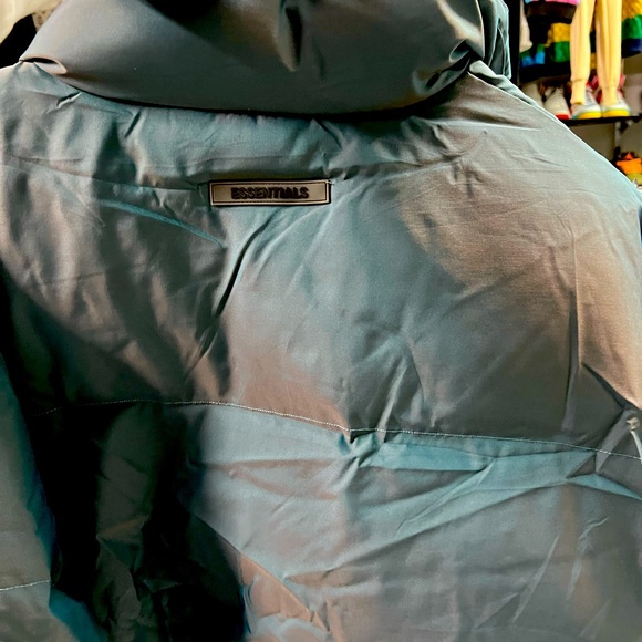 Fear of God Essentials Puffer Jacket Brilliant Blue - Picture 4 of 5